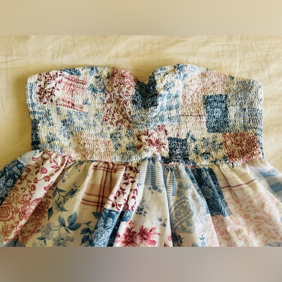 American Eagle Sz M Smocked Tube Top Ruffle Hem Blue White Red Patchwork Beach - Picture 2 of 5